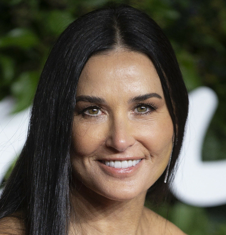 ترفندهای زیبایی عجیبی که سلبریتی های زن هالیوود به کار می برند