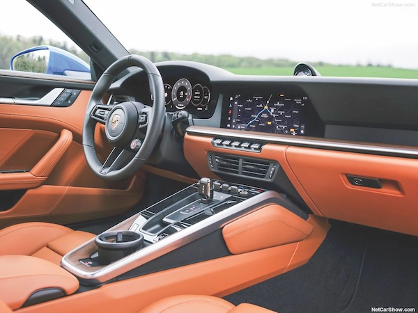 Porsche-911_Carrera-2025-1024-03