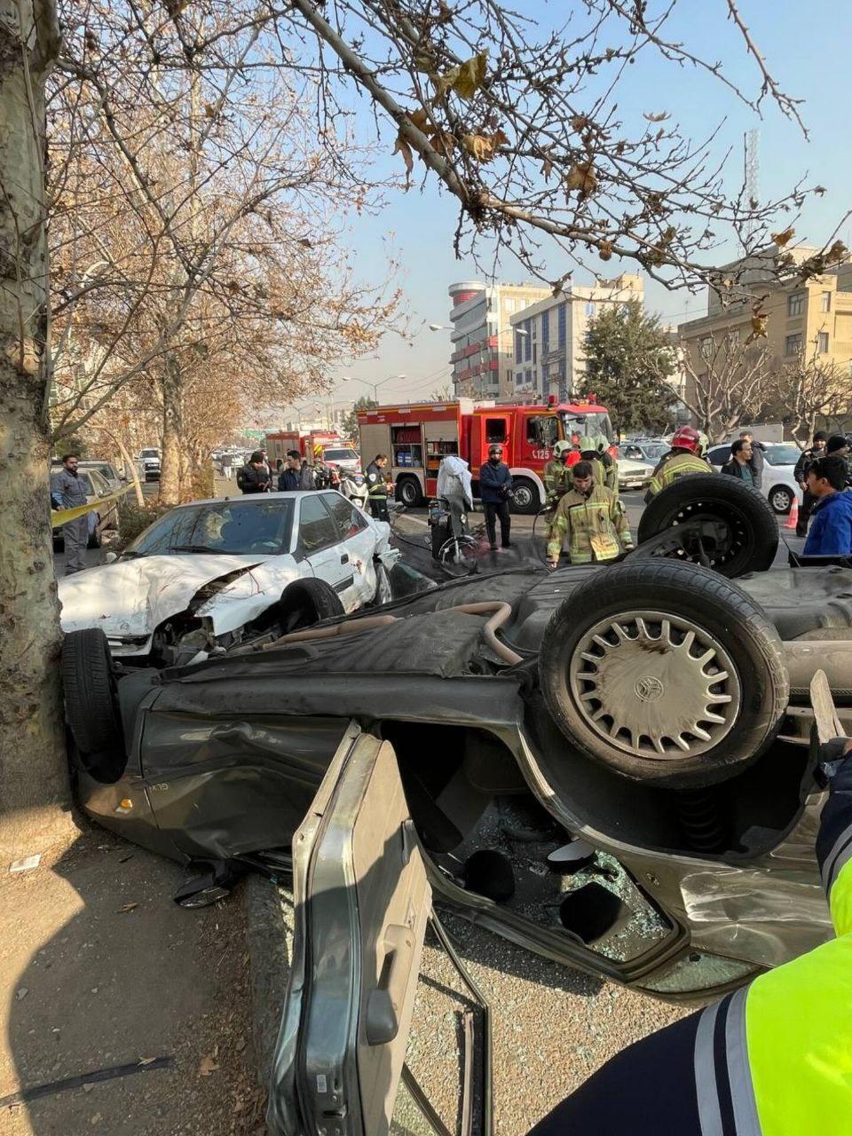 3 ماشین با هم مچاله شدند