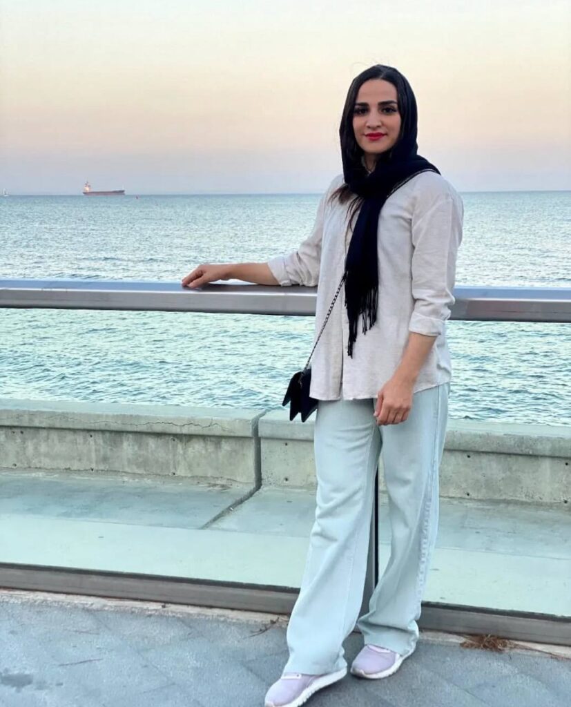 مهسا افسانه