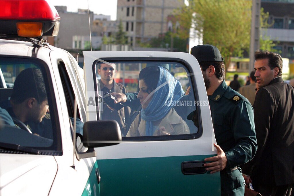 بی حجابی