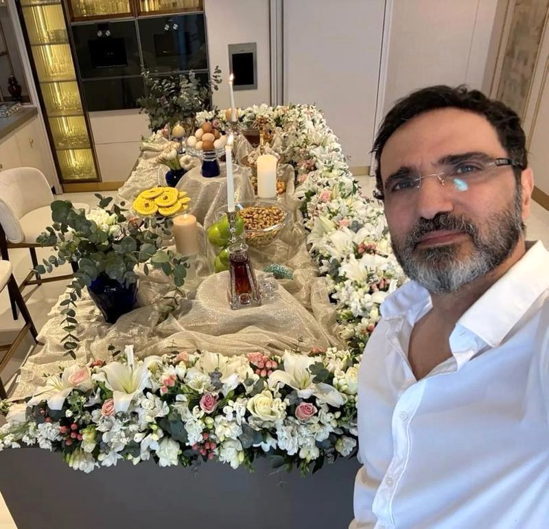 چهره محمدرضا فروتن در کنار سفره هفت‌سین