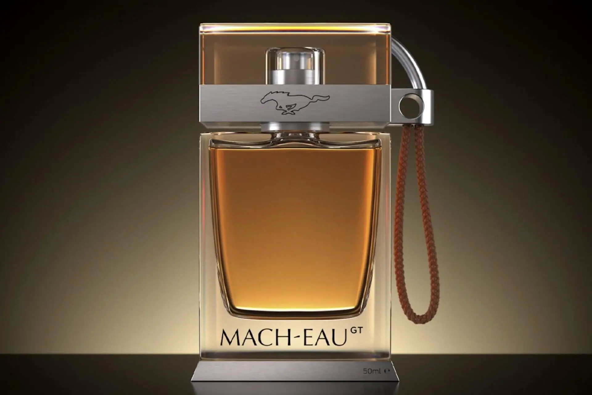 عطر فورد Mach-Eau با بوی بنزین