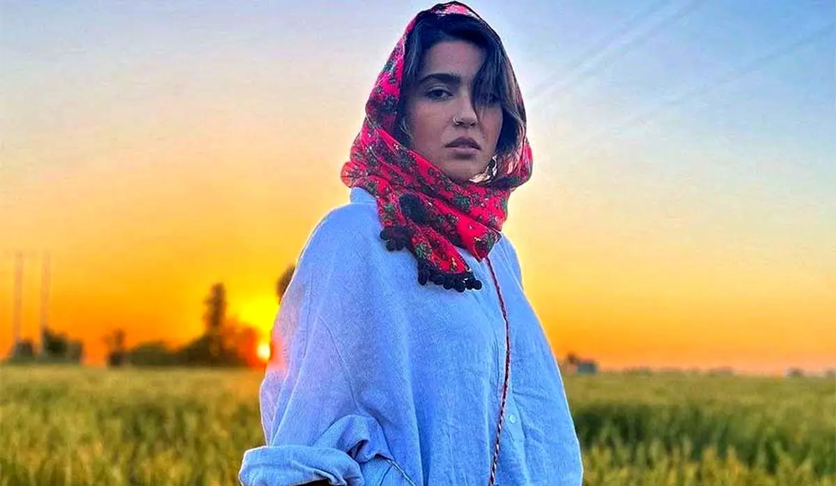 biography-of-mona-karami-7