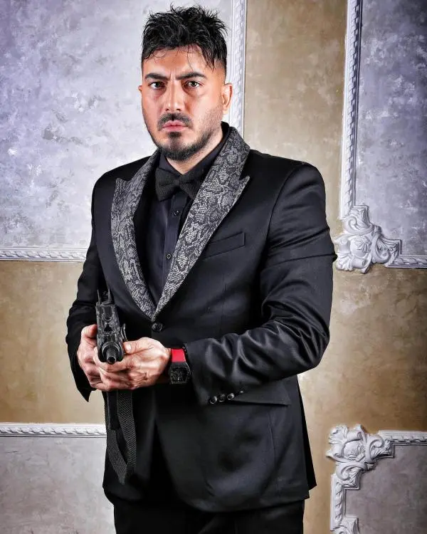 biography-nimashahrokhshahi-3209