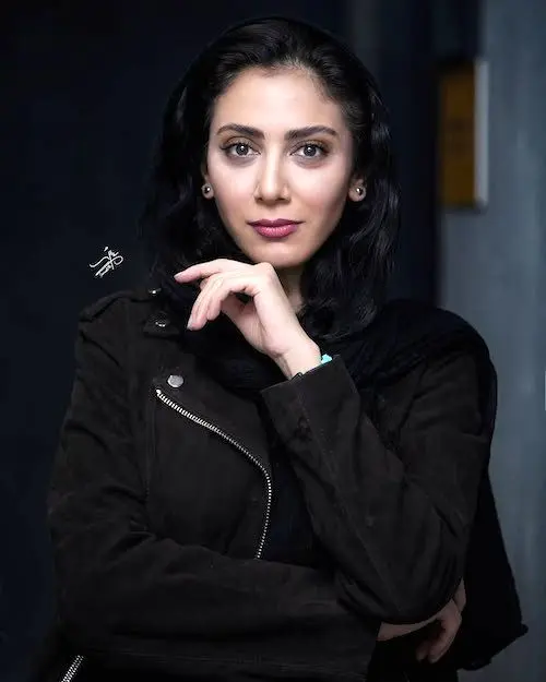 کت جیر مونا فرجاد