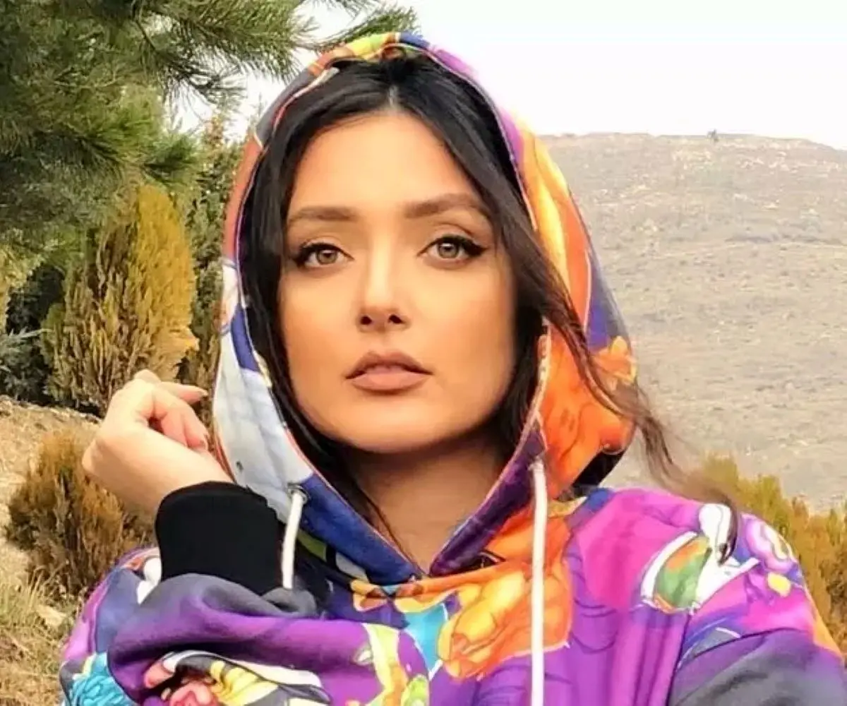 بیوگرافی نورا محقق1