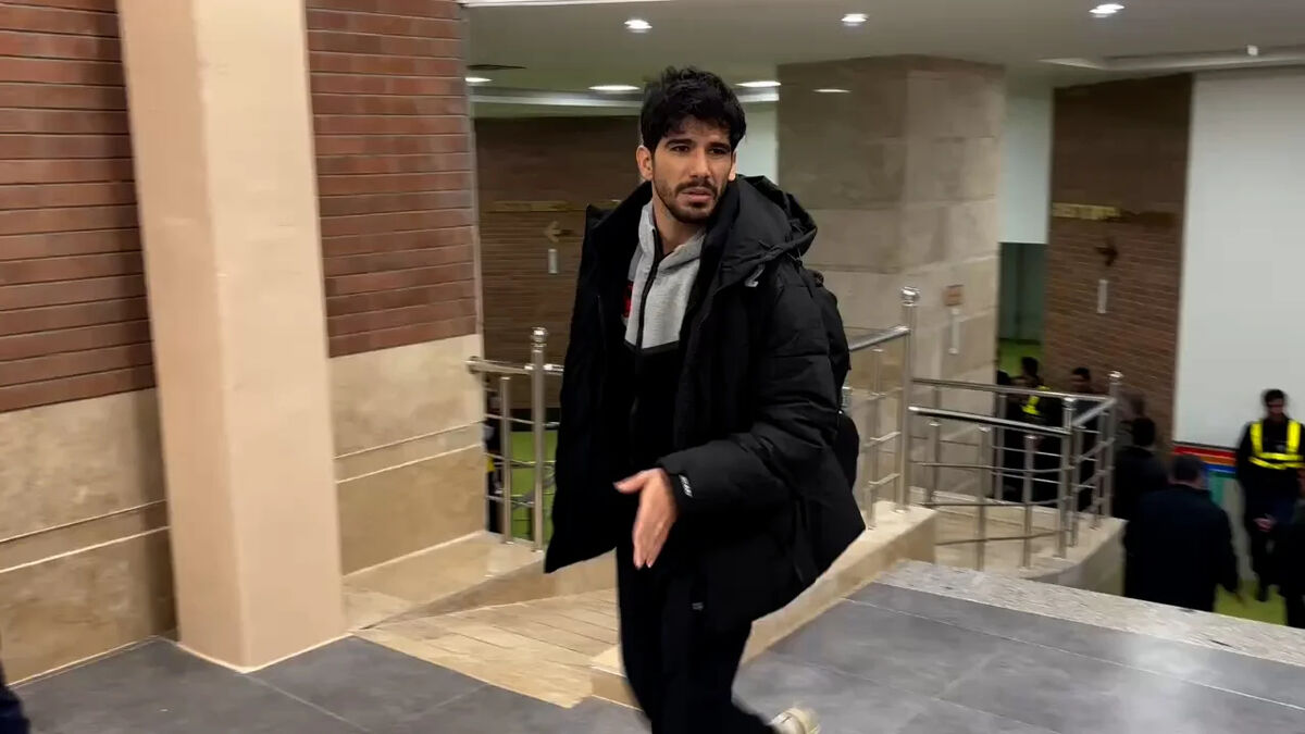 صدقی بازیکن اخراجی مس: داور همه پنجاه پنجاه ها را به نفع پرسپولیس سوت زد