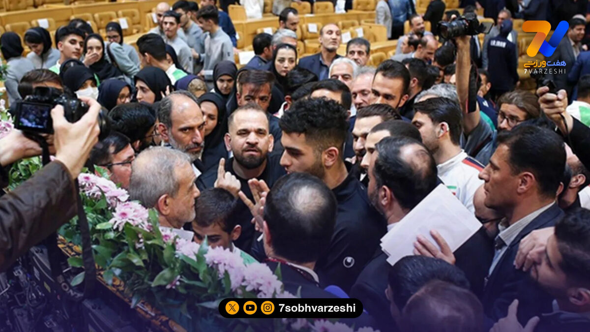 اعتراض ورزشکاران ناشنوا مقابل رییس جمهور