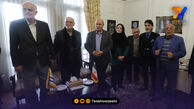 دیپلماسی فوتبالی در تهران؛ تاج و سفیر اروگوئه با پیراهن‌های ملی عکس یادگاری گرفتند
