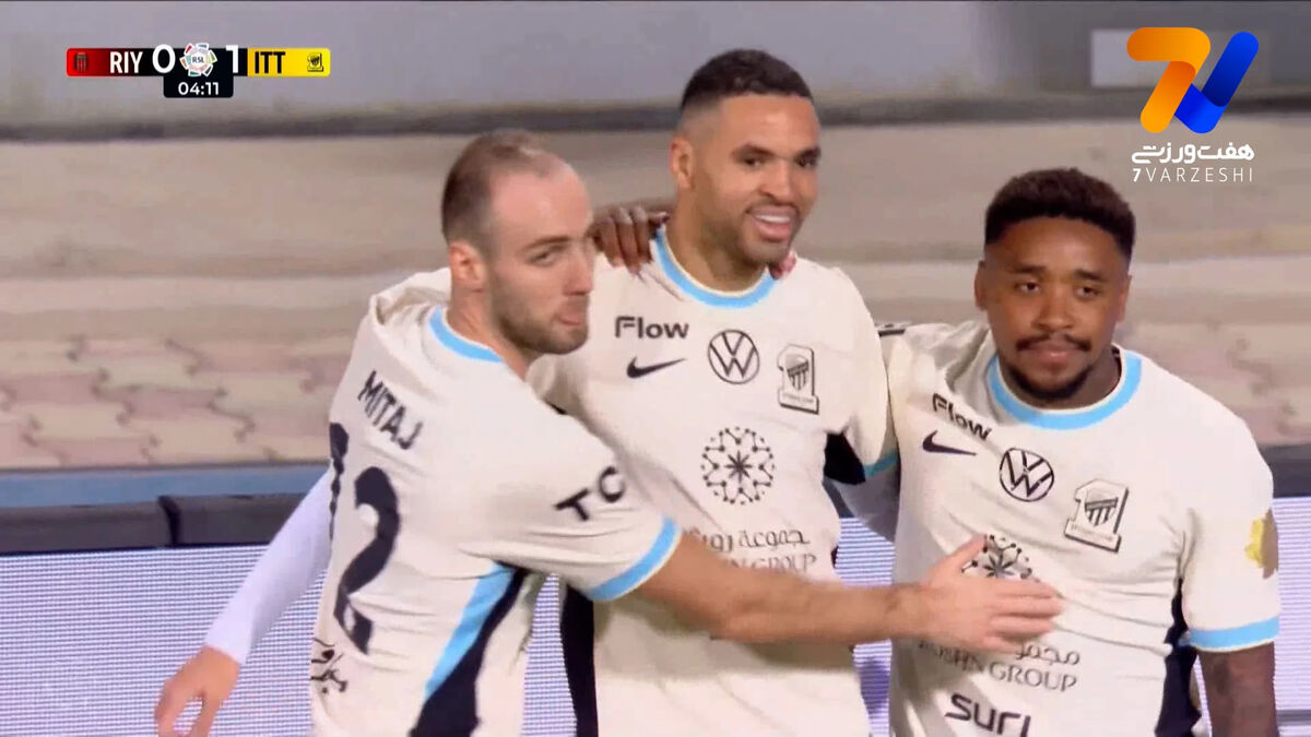  گل اول الاتحاد به  الریاض یوسف النصیری