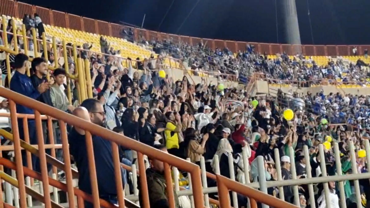 جشن هواداران شمس آذر پس از گل اول مقابل استقلال