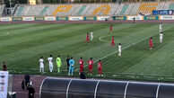 حضور پرتعداد بازیکن های تعویضی لب خط برای ورود به زمین
