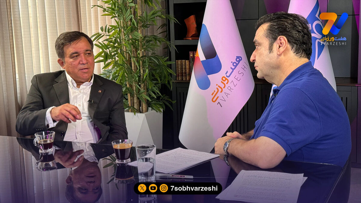 از داخل باشگاه استقلال خط می دهند شما را بزنند؟/تاجرنیا: بله متاسفانه درست است!