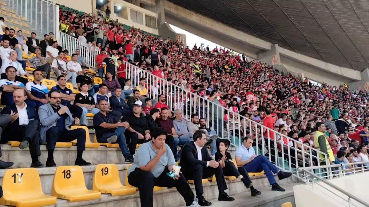 نمایی از ورزشگاه با حضور هواداران پرسپولیس