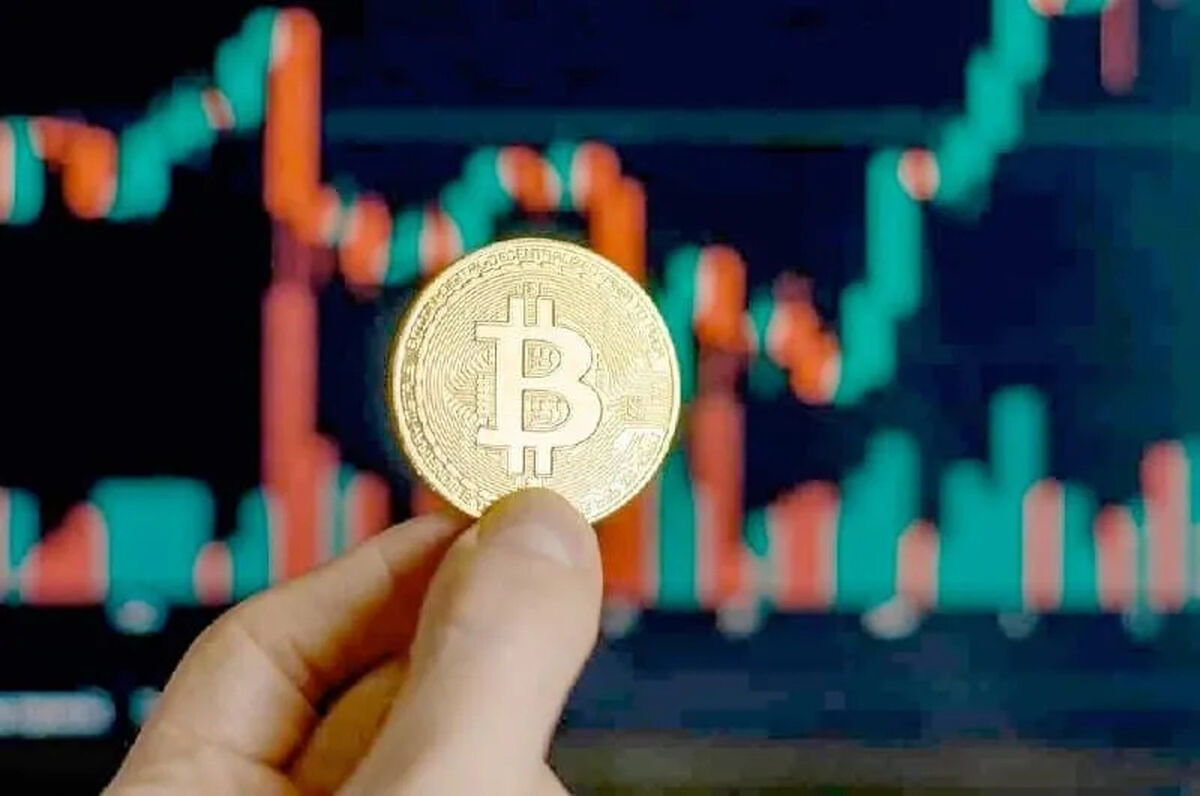 ثبات معنادار قیمت بیت کوین پیش از سال نو ۲۰۲۶؛ آیا بازار مشتقات در آستانه انفجار است؟