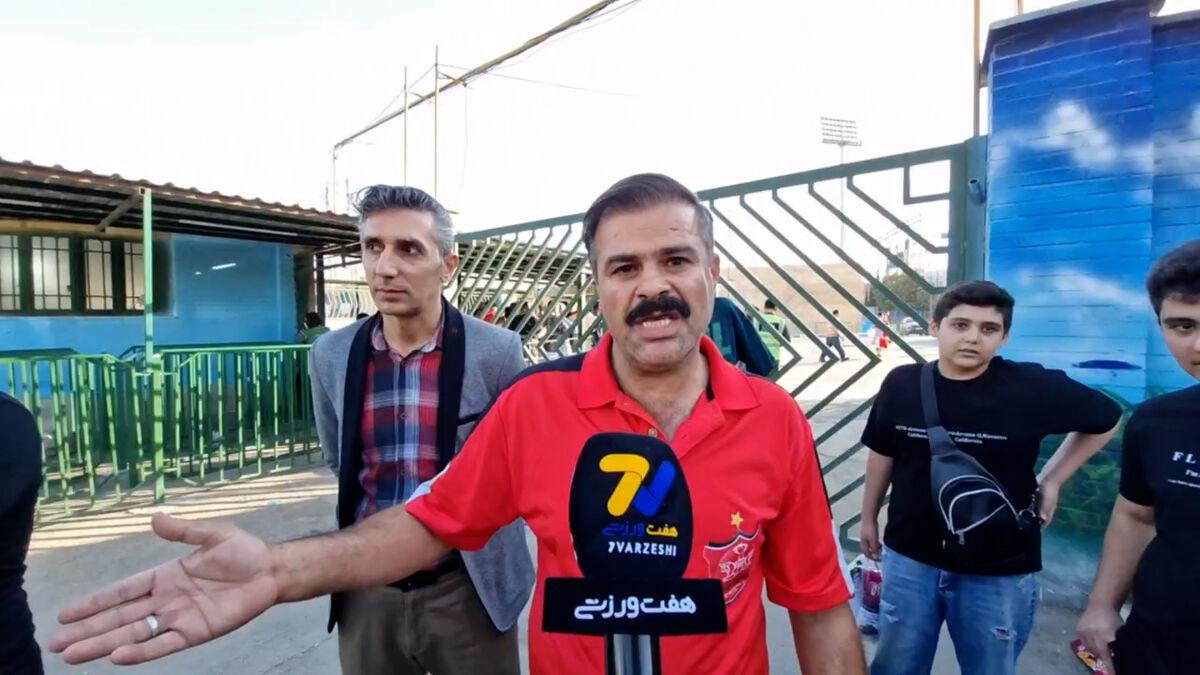 هوادار پرسپولیس: به وحید هاشمیان تا نیم فصل فرصت بدهیم