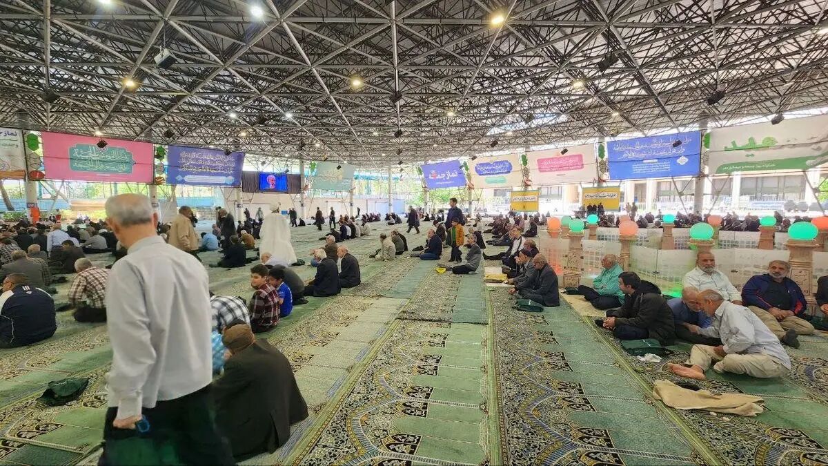 حضور کمرنگ مردم پای خطبه‌های نماز جمعه کاظم صدیقی + تصاویر