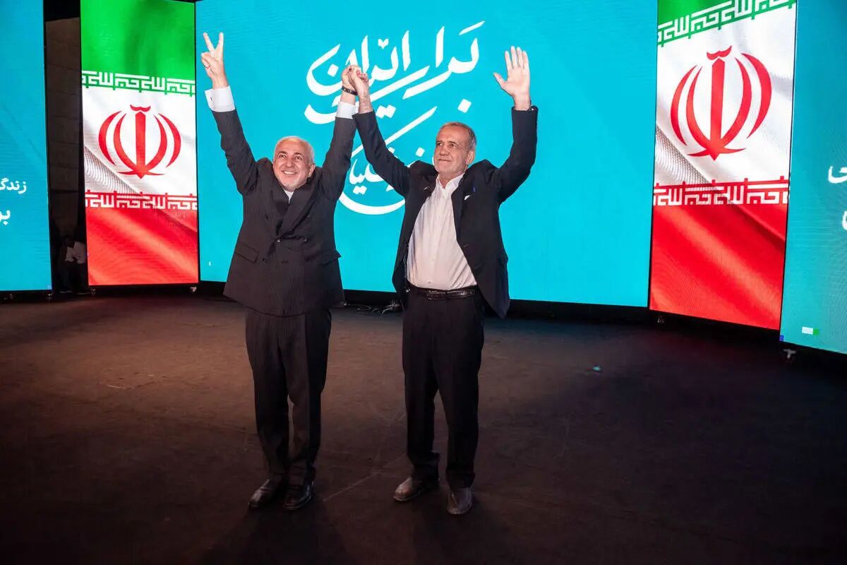 ارسال پیامک‌های تخریبی علیه پزشکیان و ظریف برای مردم + عکس