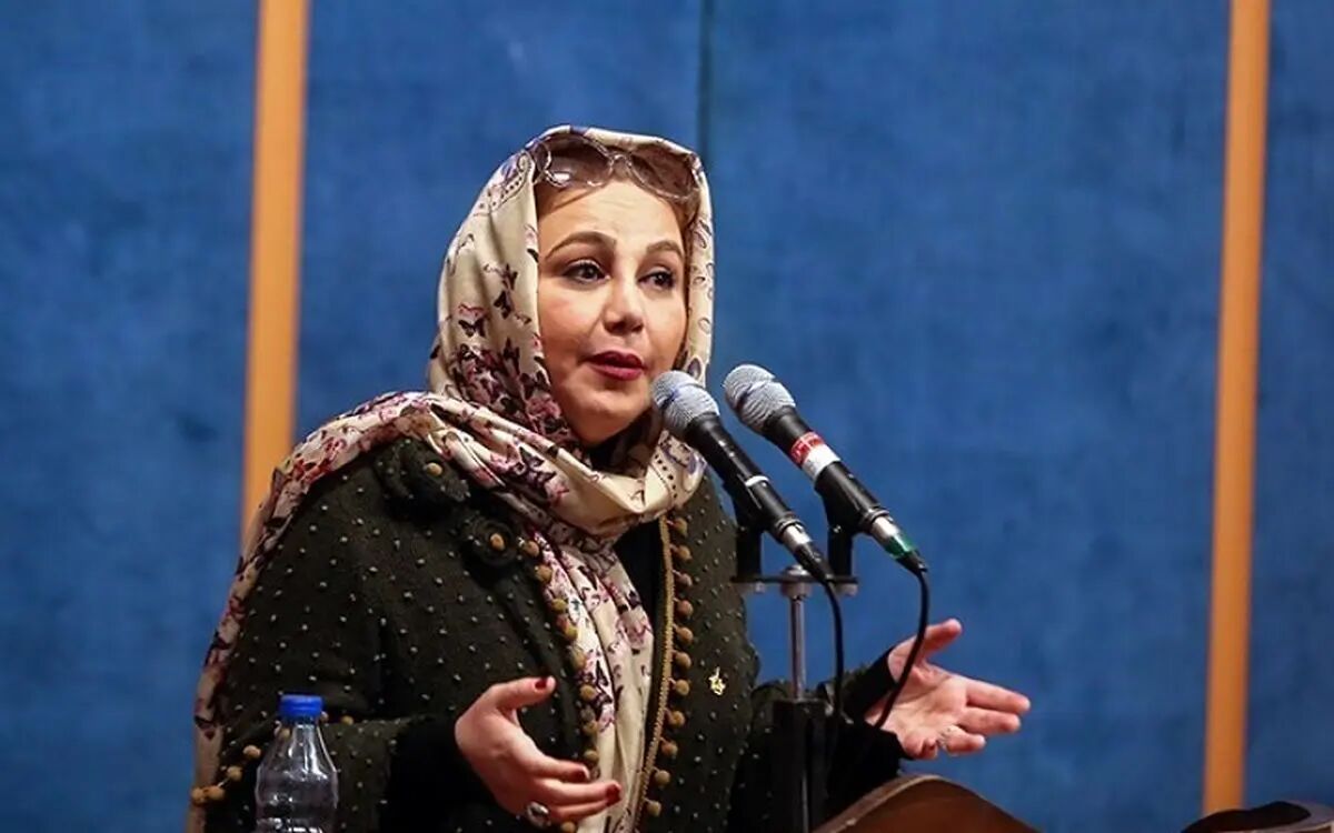 بهنوش بختیاری با مانتوی گل‌گلی جدیدش سوژه شد!+ عکس
