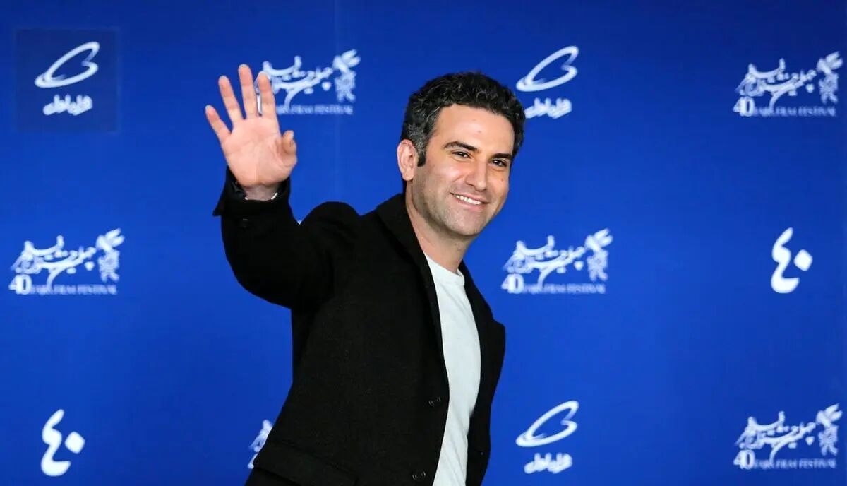 هوتن شکیبا در کنار محمد شیری و بابک حمیدیان در پشت صحنه تاسیان