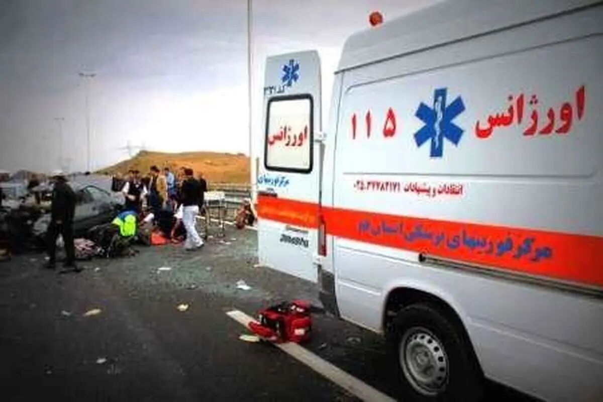 ۸ مصدوم در واژگونی ون در جاده کرج
