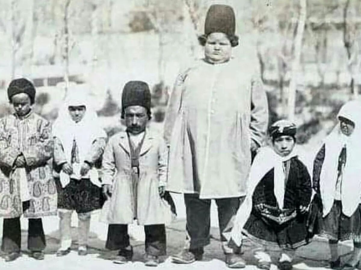 سفری عجیب به دوران قاجار؛ نوه ناصرالدین‌شاه با هشت غلام آفریقایی