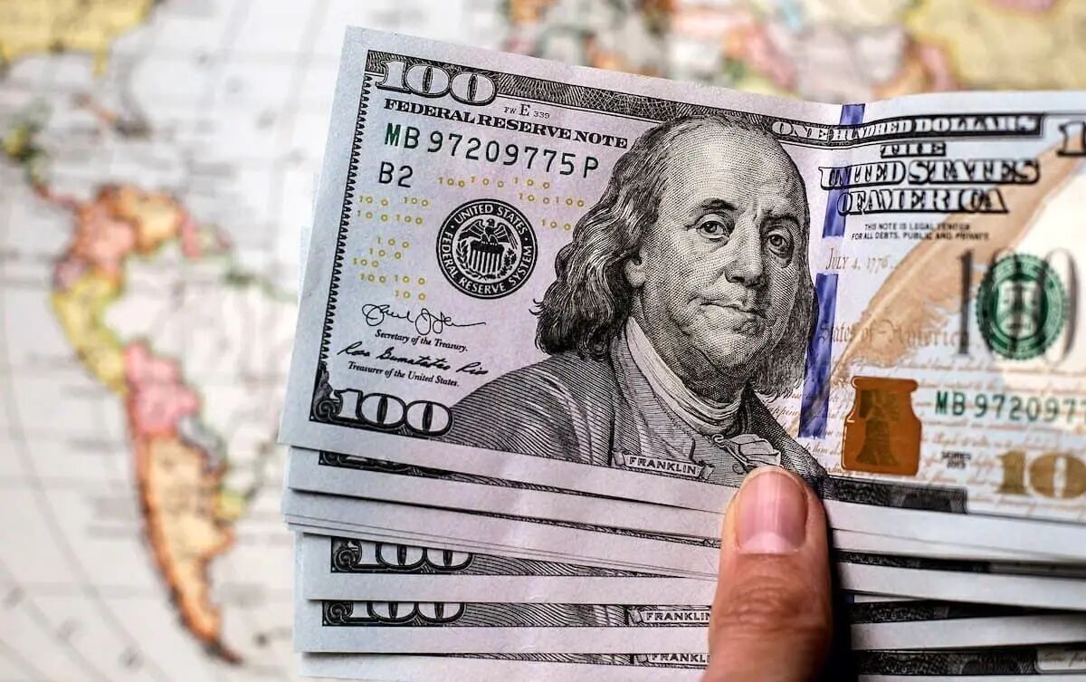 پیش‌بینی قیمت دلار تا پایان اردیبهشت ۱۴۰۴