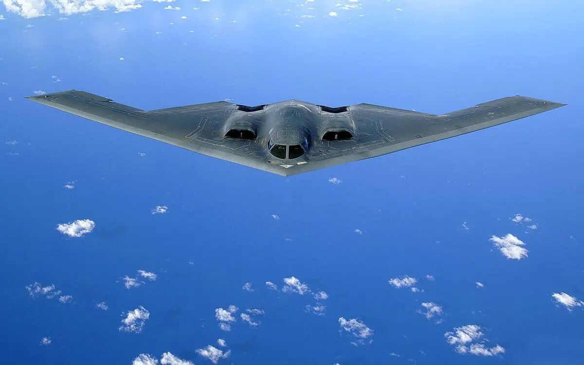 ناپدید شدن مرموز بمب‌افکن B-2 در آسمان ایران؛ پدافند ایران B2 شکار کرده است؟