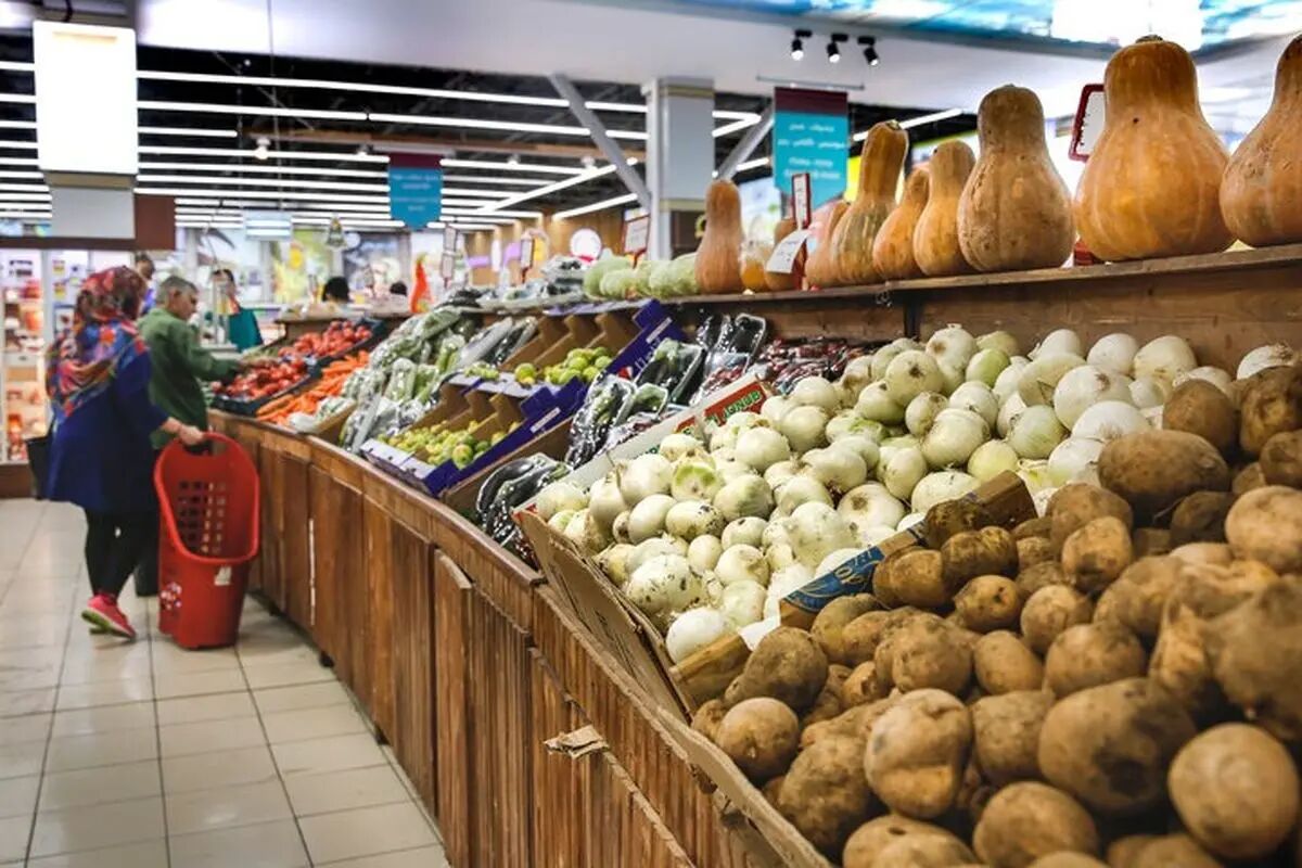 کاهش قیمت سیب‌زمینی و پیاز