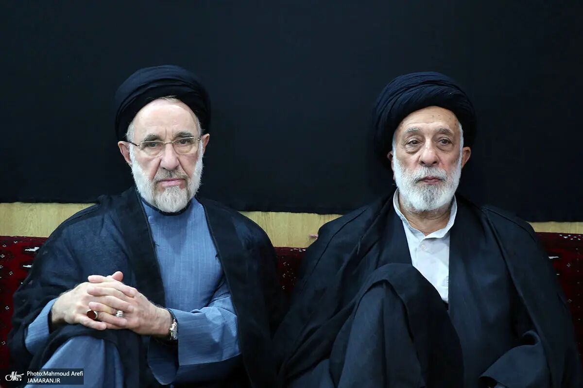 همنشینی هادی خامنه‌ای و خاتمی در یک مراسم عزاداری + تصاویر