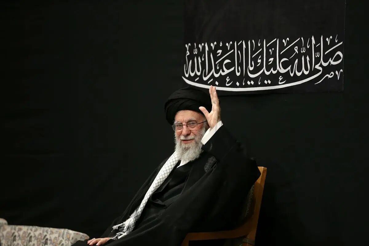 اولین تصاویر از حضور رهبر معظم انقلاب در مراسم عزاداری شب عاشورای حسینی + عکس