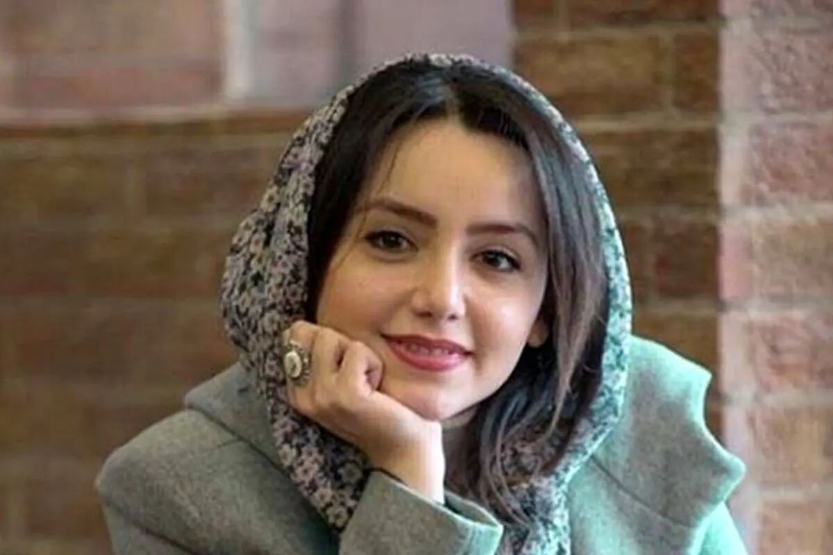 سیگار کشیدن نازنین بیاتی در خیابان های تهران + عکس