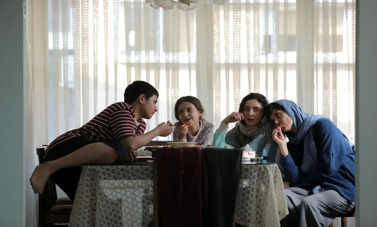 زن و بچه سعید با بازی پیمان معادی و پریناز ایزدیار