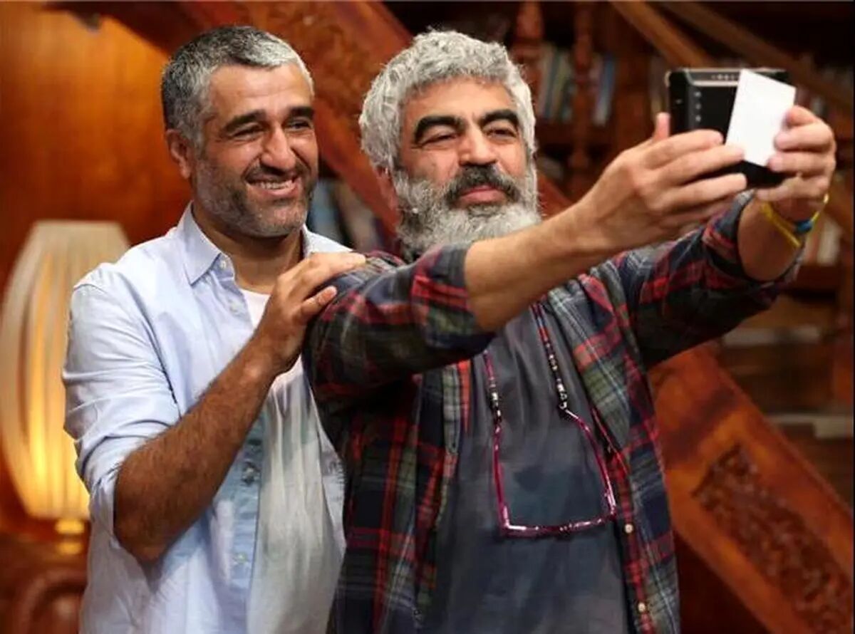 سروش صحت با پژمان جمشیدی استخر می‌سازد