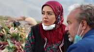 ژست زیبای ندا قاسمی با لباس مشکی