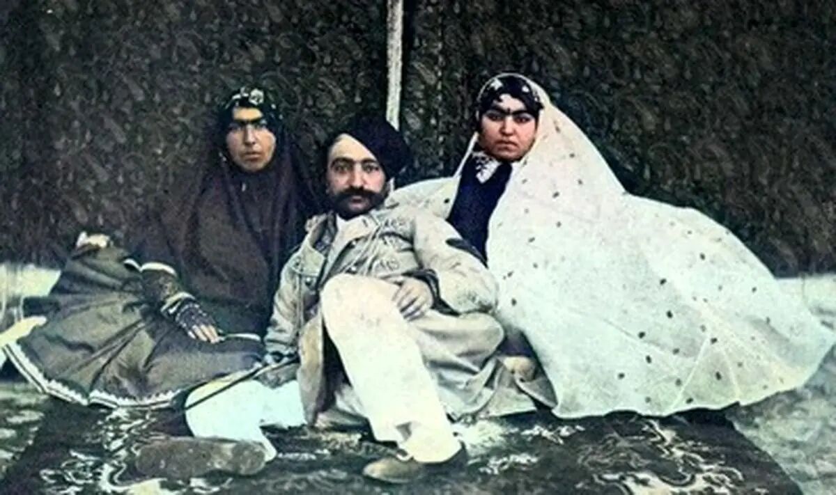 ژست جالب ناصرالدین شاه