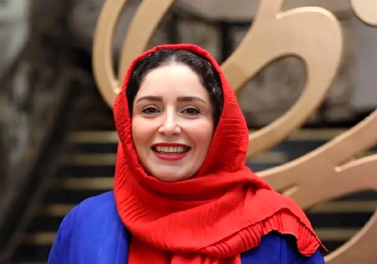 عکس زیر خاکی از ژاله صامتی در ۲۲ سالگی