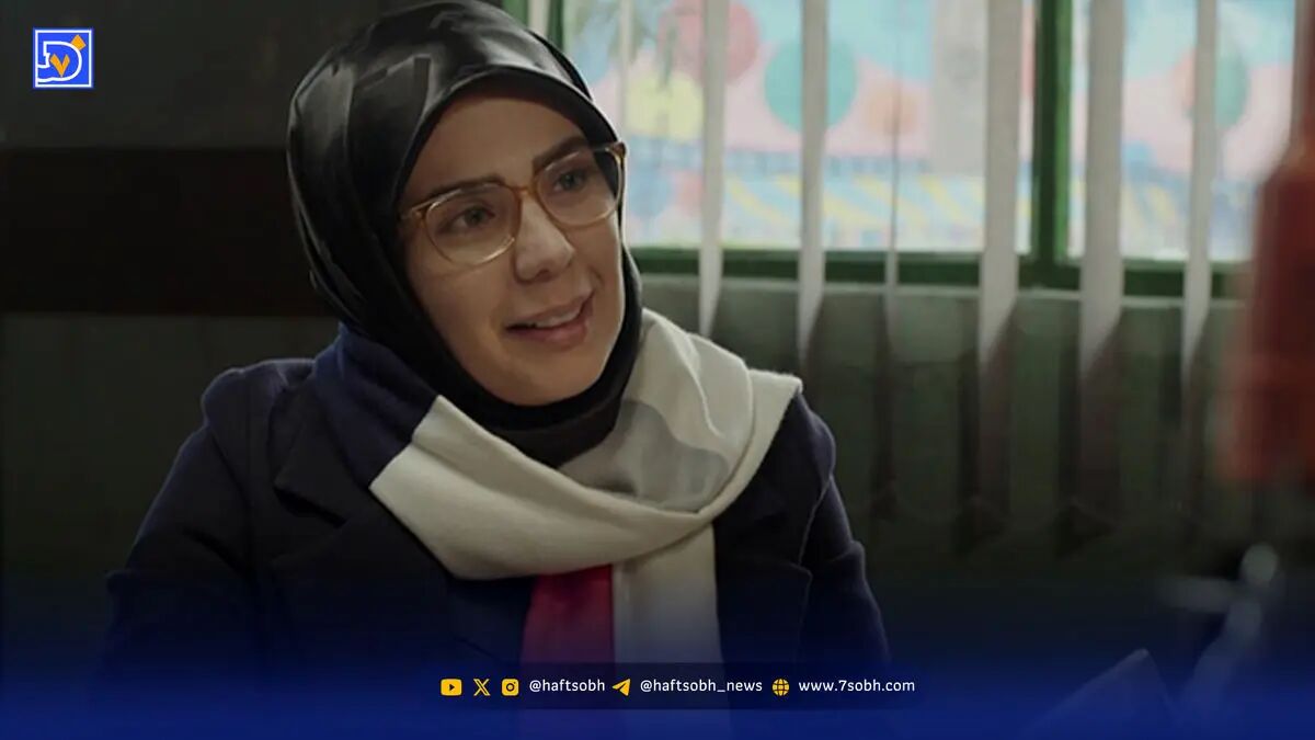 تصویری قدیمی از حدیث چهره پرداز در نوجوانی مقابل برج ایفل