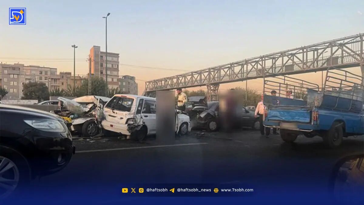 تصادف زنجیره‌ای در آزادگان؛ ترافیک سنگین در مسیر غرب به شرق
