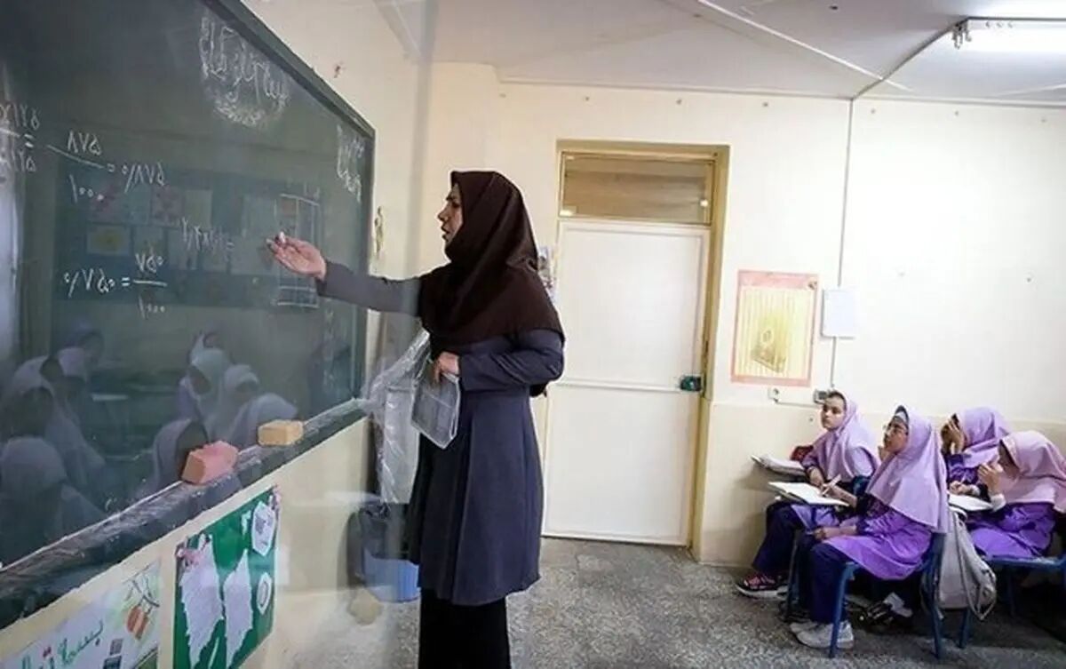 پاداش فرهنگیان بازنشسته کی پرداخت می‌شود ؟