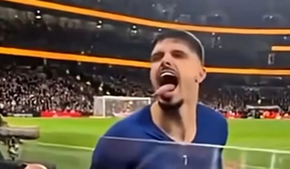 حرکت جنجالی ستاره چلسی؛ خشم هواداران تاتنهام از پدرو نتو