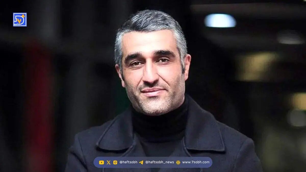 نگاهی به دکوراسیون ویلا شاهانه پژمان جمشیدی؛ از مبلمان کلاسیک چوبی تا آیینه و شعمدان برنزی و فنجان های طلاکوب