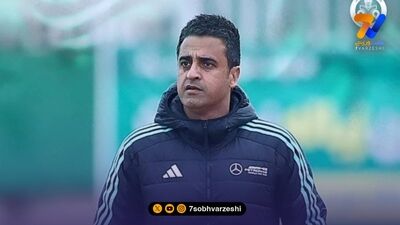 سه مربی در نخستین تمرین ذوب‌آهن کنار پورموسوی