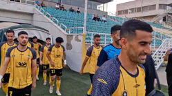 ورود فولاد و سپاهان به زمین پیش از دیدار دوستانه در دستگردی
