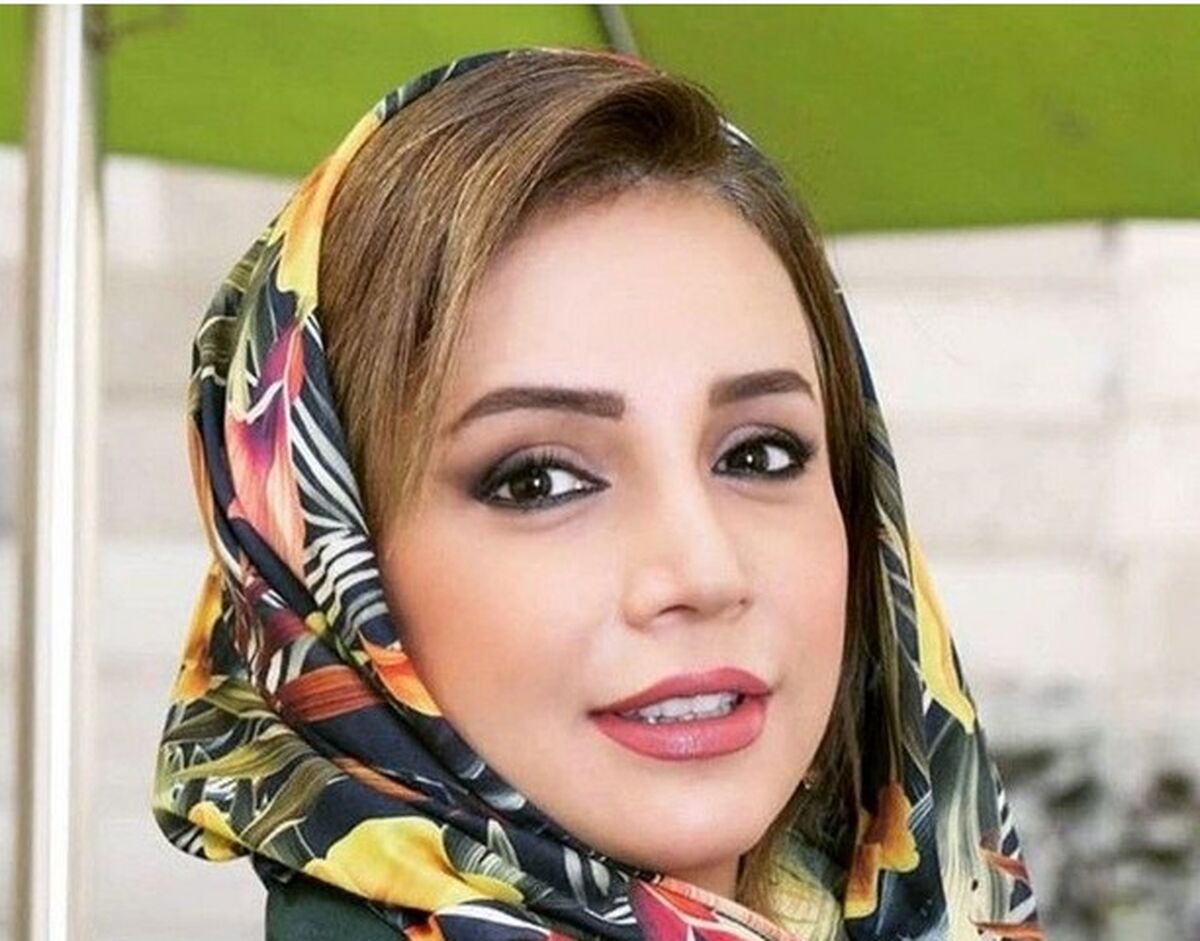 نگاهی به مبلمان شیک و آینه مینیمال و تابلو هنری شبنم قلی خانی