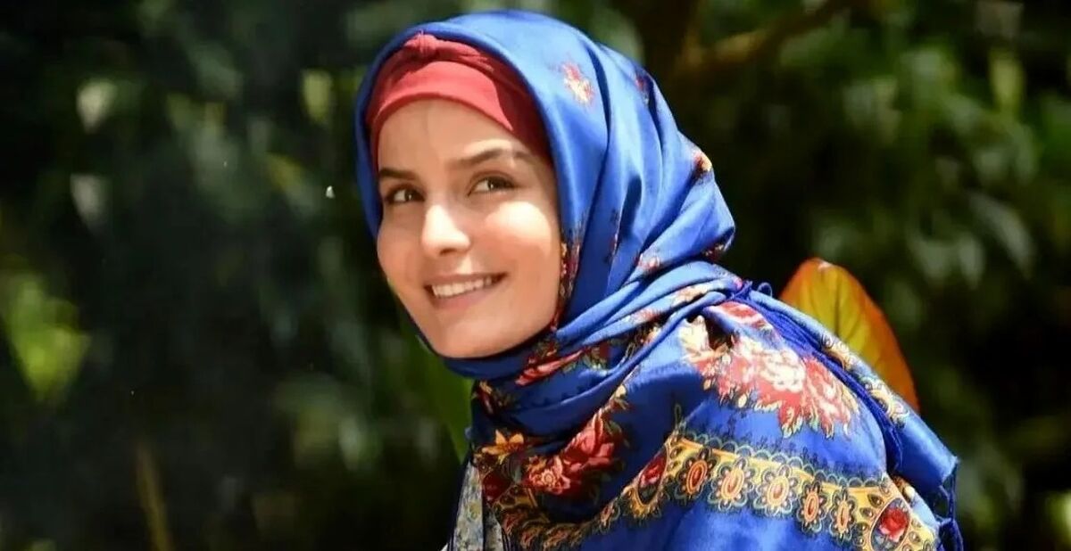 استایل زمستانی غزاله اکرمی و زهرا جهرمی/ دو ستاره سوجان با ژست‌های صمیمانه + عکس‌ها