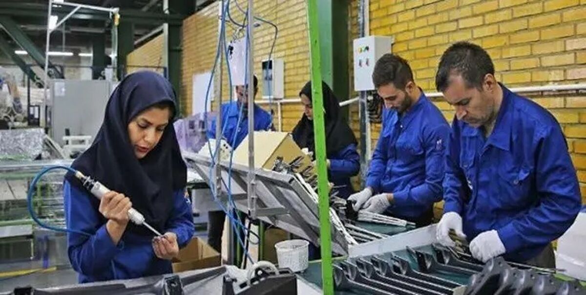 سورپرایز وزیر کار برای کارگران / مبلغ ۳/۶۰۰/۰۰۰ تومان افزایش حقوق در راه است