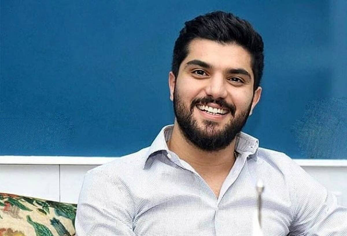 عصر سینما | رونمایی از مادر جوان و خوش استایل سینا مهراد، مجری برنامه کاپیتان