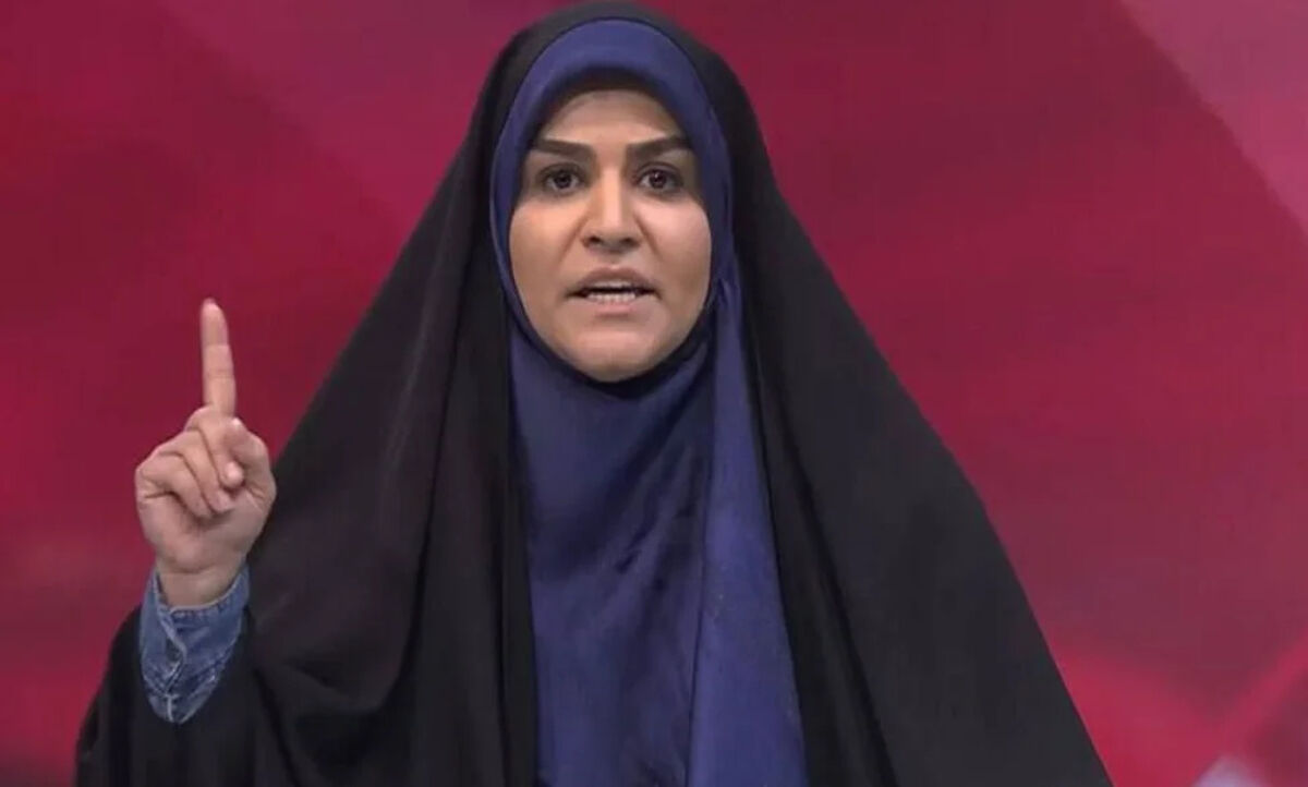 استایل سحر امامی مجری شیرزن در خارج با روسری پلنگی